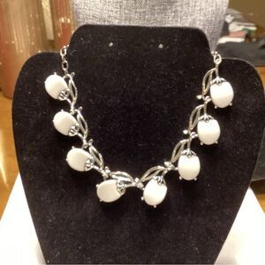 Elegant Silvertoe and White  Vine Necklace